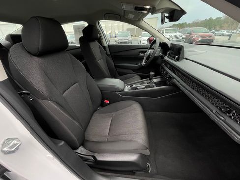 Certified 2025 Honda Accord LX image 31