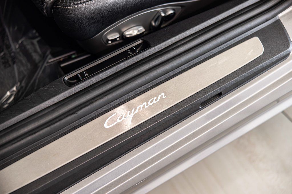 Used 2024 Porsche 718 Cayman RWD image 18
