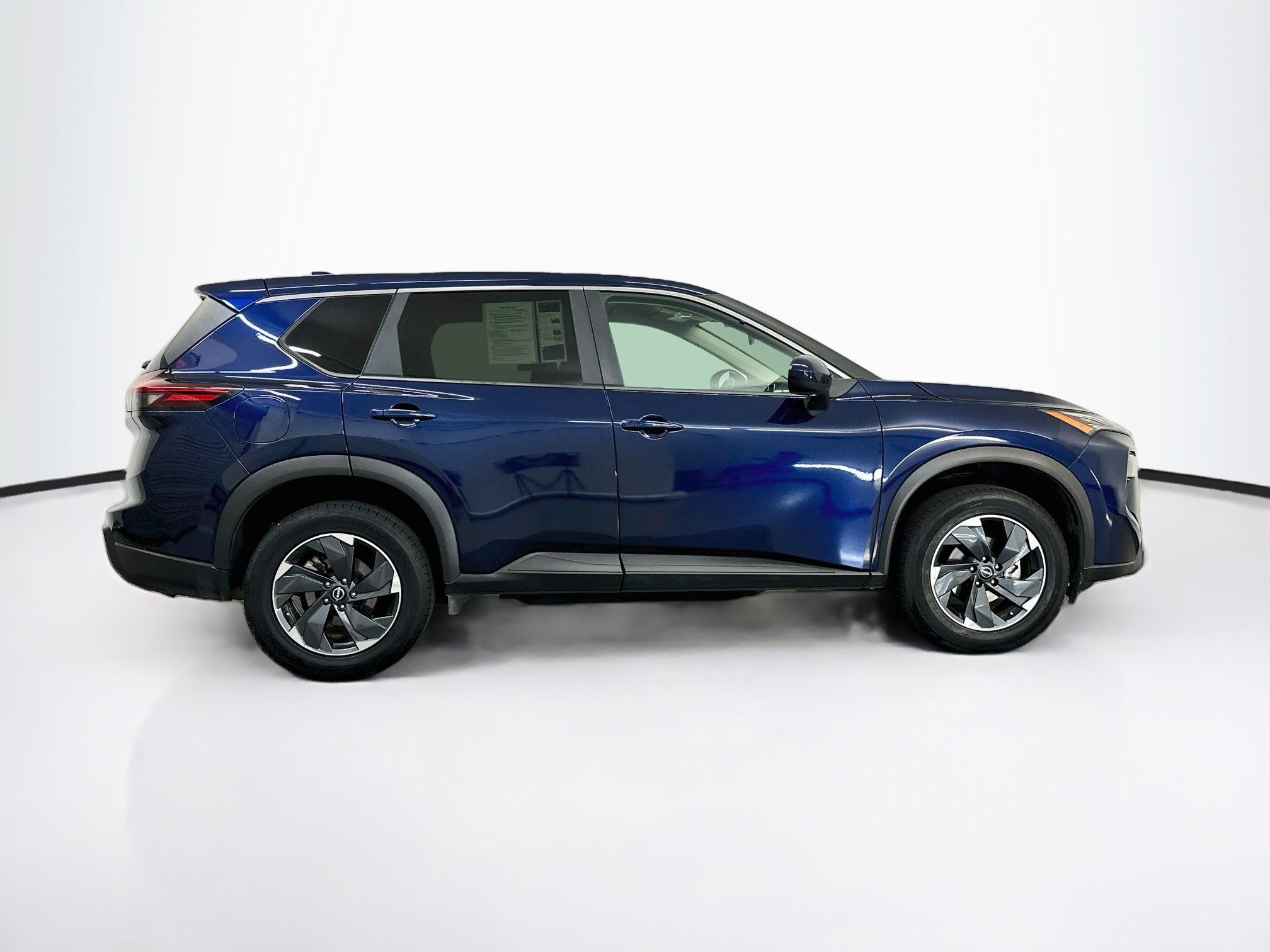 Used 2025 Nissan Rogue SV AWD/4WD image 10