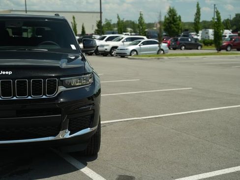 New 2026 Jeep Grand Cherokee L Laredo w/ MOPAR Finishing Package AWD/4WD image 43