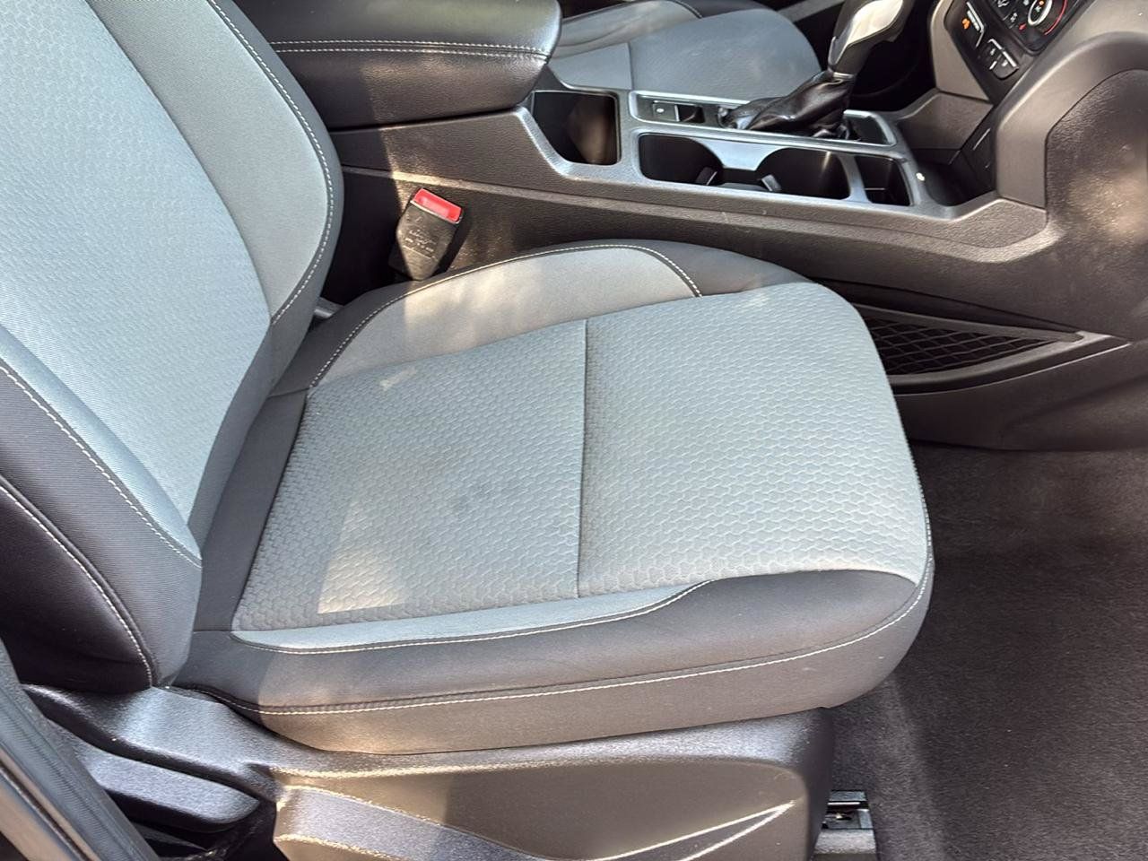 Used 2018 Ford Escape SE w/ SE Sync 3 Package FWD image 32