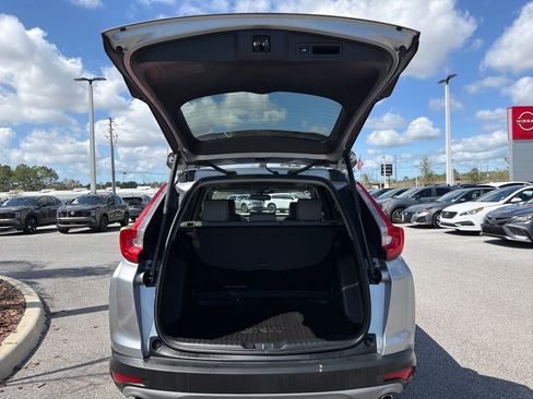 Used 2019 Honda CR-V Touring image 9
