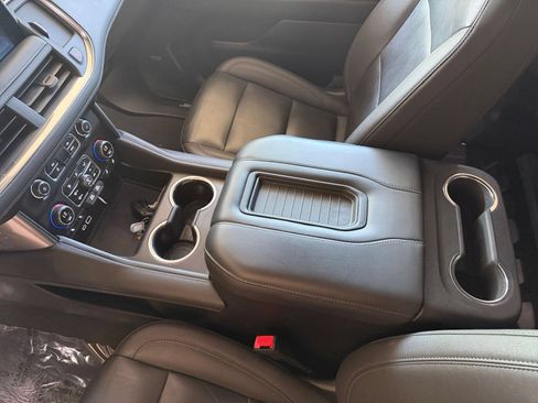 Used 2024 Chevrolet Tahoe LT w/ Luxury Package RWD image 38