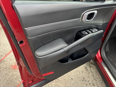 Certified 2023 Kia Sorento SX image 10