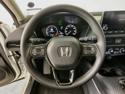 Certified 2025 Honda HR-V LX image 11