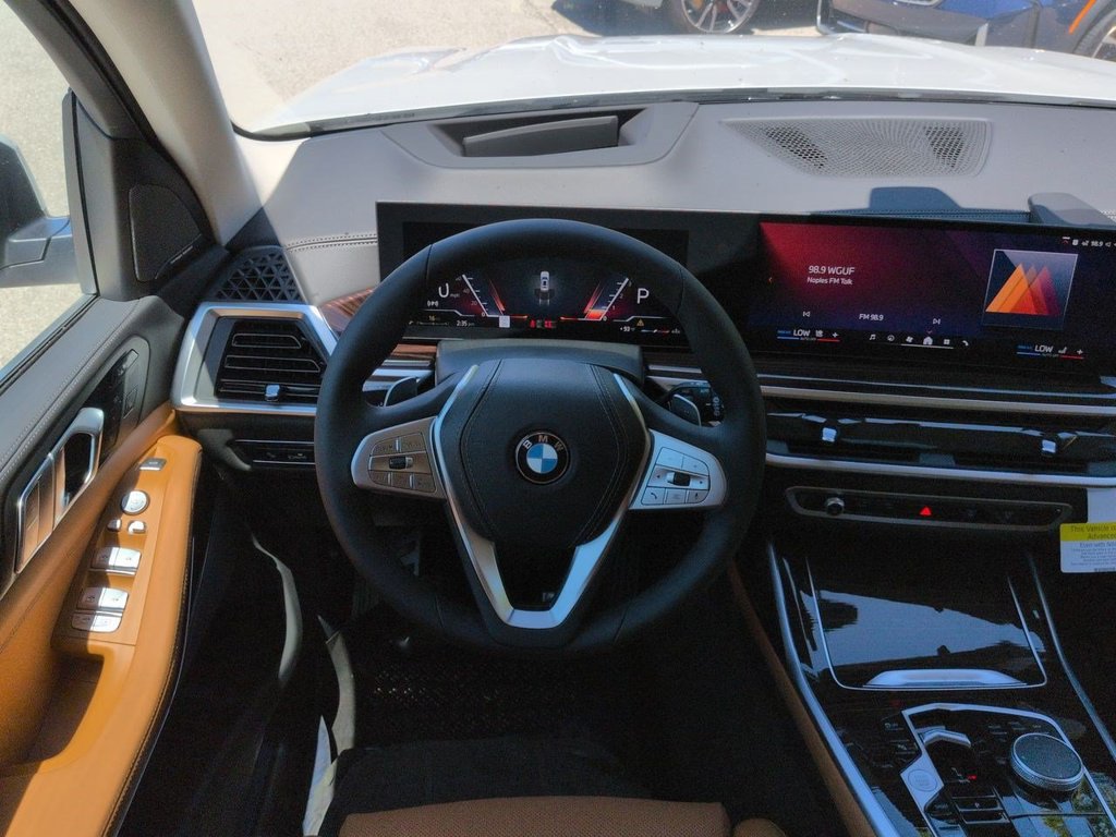 New 2027 BMW X7 xDrive40i w/ Premium Package AWD/4WD image 16