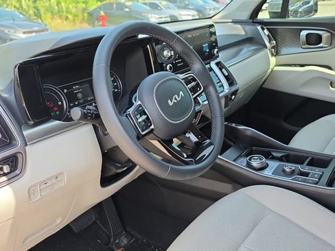 Certified 2023 Kia Sorento EX w/ Panoramic Sunroof Package FWD image 15