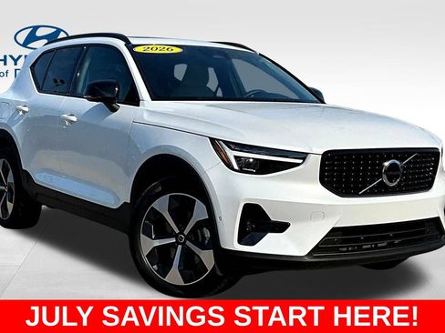 Used 2026 Volvo XC40 B5 Plus AWD/4WD image 3
