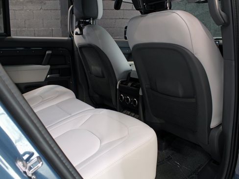 Used 2025 Land Rover Defender 110 X-Dynamic SE AWD/4WD image 47