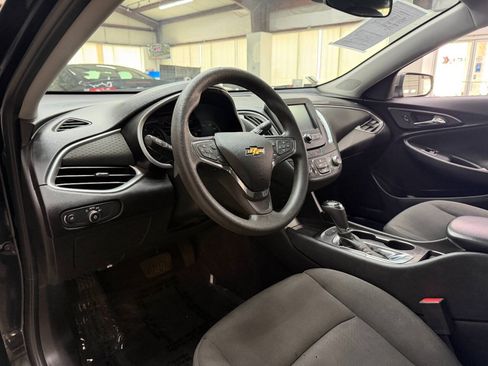 Used 2018 Chevrolet Malibu LS FWD image 19