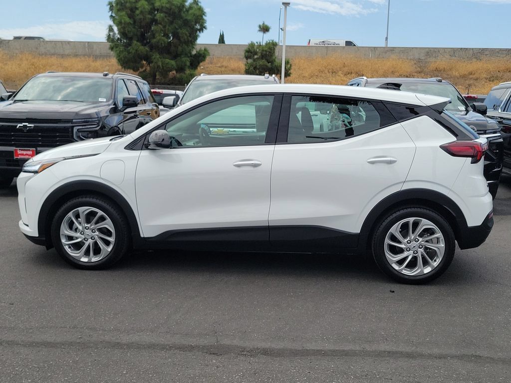 Used 2027 Chevrolet Bolt LT w/ Comfort Package FWD image 28