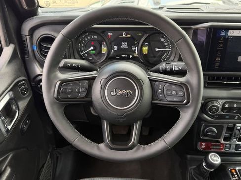 Used 2025 Jeep Wrangler Unlimited Rubicon 4xe w/ Convenience Group image 13