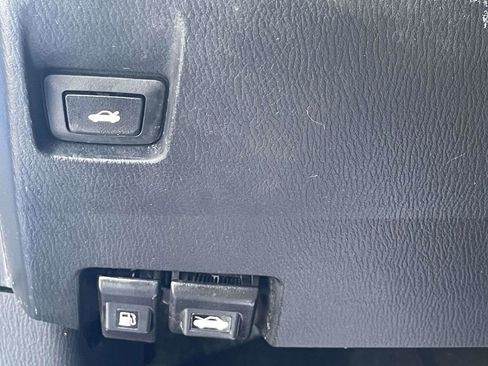 Used 2019 Toyota Yaris L FWD image 22