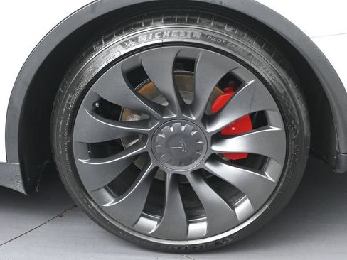 Used 2022 Tesla Model Y Performance AWD/4WD image 21