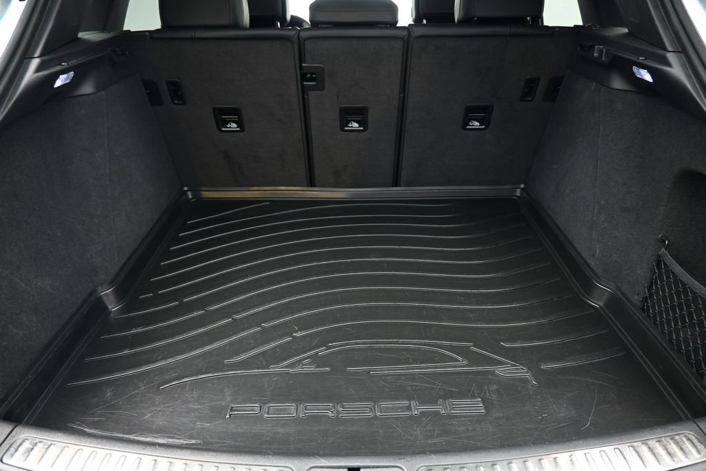 Certified 2023 Porsche Macan S AWD/4WD image 29