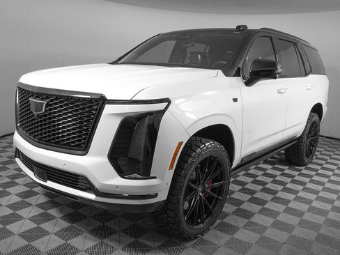 Used 2026 Cadillac Escalade Platinum Sport w/ LPO, ONYX Package AWD/4WD image 8