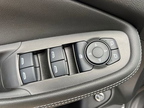 Used 2025 Buick Encore GX Avenir w/ Avenir Convenience Package FWD image 16