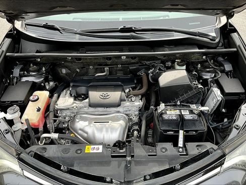 Used 2017 Toyota RAV4 LE FWD image 58