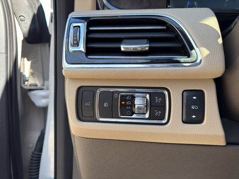 Used 2024 Lincoln Navigator Reserve w/ Equipment Group 201A AWD/4WD image 32