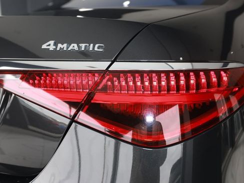 Used 2022 Mercedes-Benz S 500 4MATIC w/ AMG Line Package image 42