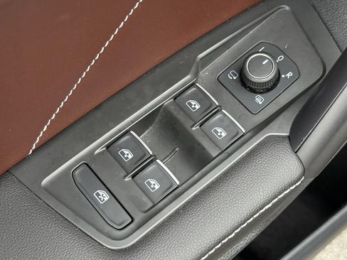 Used 2024 Volkswagen Tiguan SEL R-Line AWD/4WD image 15