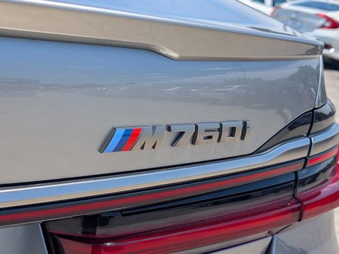 Used 2022 BMW M760i xDrive w/ Luxury Rear Seating Package AWD/4WD image 34