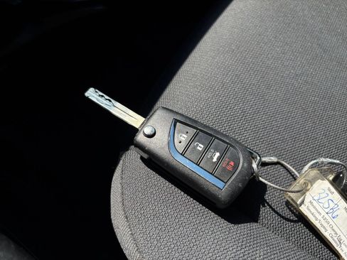 Used 2025 Toyota Corolla LE FWD image 15