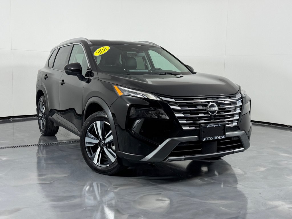 Used 2024 Nissan Rogue SL AWD/4WD image 2
