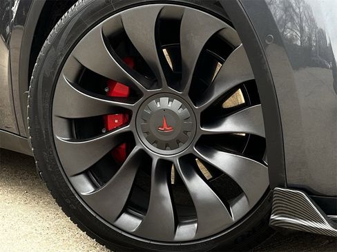 Used 2022 Tesla Model Y Performance image 27