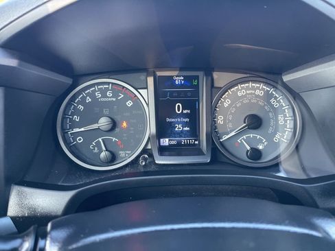 Used 2023 Toyota Tacoma TRD Sport image 9