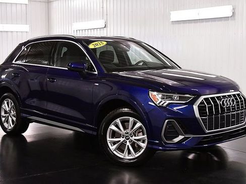 Used 2025 Audi Q3 2.0T Premium image 1