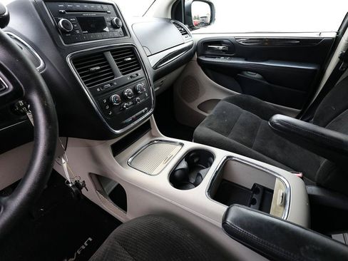 Used 2016 Dodge Grand Caravan SXT FWD image 20