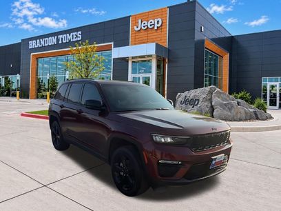 Used 2025 Jeep Grand Cherokee Limited w/ Black Appearance Package