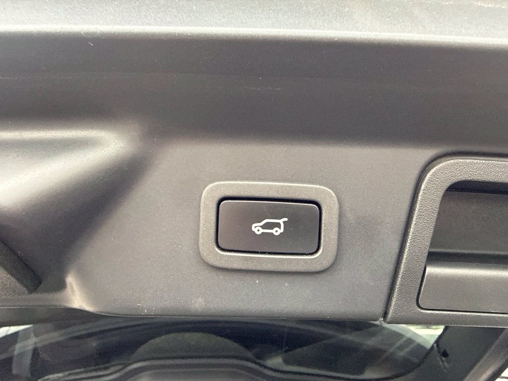 Used 2020 Land Rover Range Rover Velar S AWD/4WD image 19