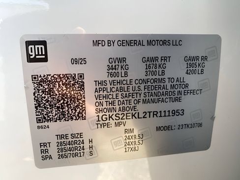 Used 2026 GMC Yukon Denali Ultimate w/ LPO, Floor Liner Package AWD/4WD image 16