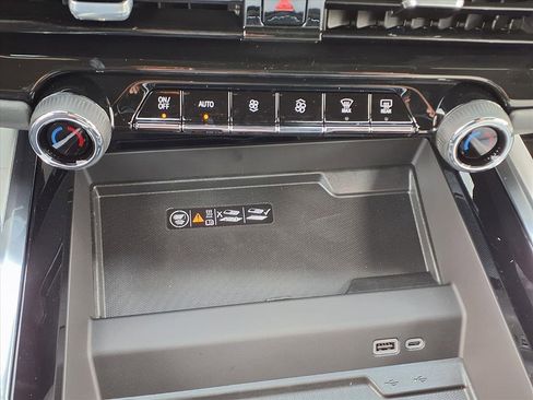 Used 2026 Chevrolet Tahoe Premier image 23