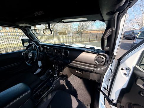 Used 2021 Jeep Wrangler Unlimited Sport S image 15