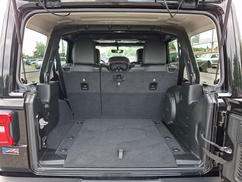 Used 2022 Jeep Wrangler Unlimited Rubicon w/ Steel Bumper Group AWD/4WD image 18