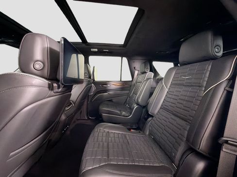 Used 2021 Cadillac Escalade Sport Platinum w/ Heavy-Duty Trailer Package AWD/4WD image 25