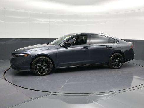Used 2025 Honda Accord SE image 7