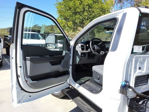 New 2025 Ford F450 XL w/ XL Chrome Package image 5