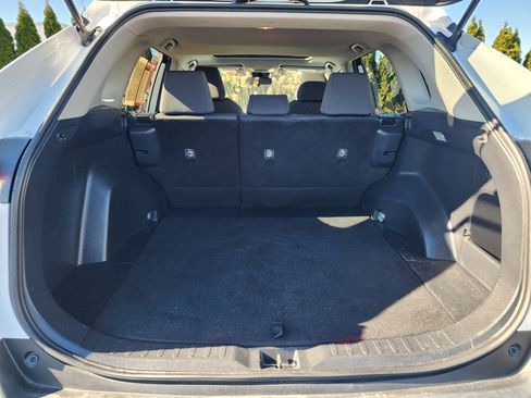 Used 2019 Toyota RAV4 XLE image 12