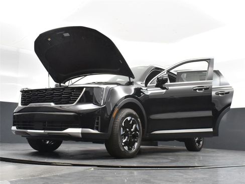 Used 2025 Kia Sorento S image 22