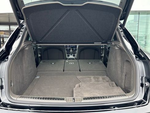 Certified 2026 Porsche Macan AWD/4WD image 30