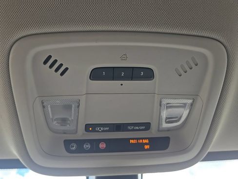 Used 2019 Chevrolet Traverse LT AWD/4WD image 22