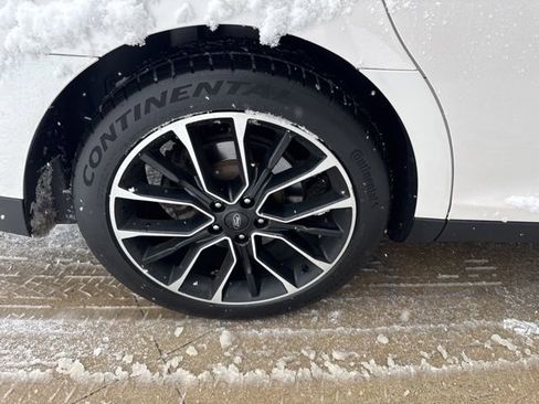 Used 2019 Ford Taurus Limited image 9