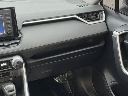 Used 2019 Toyota RAV4 LE image 45