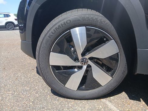 New 2025 Volkswagen Taos S image 25