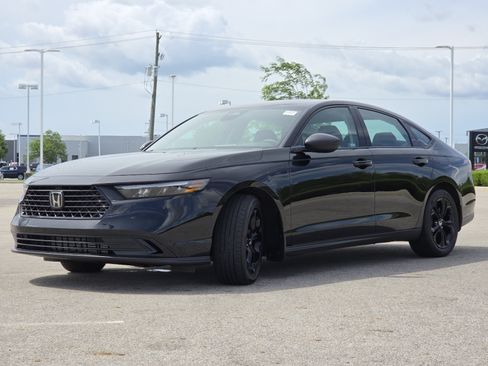 Used 2025 Honda Accord SE image 13