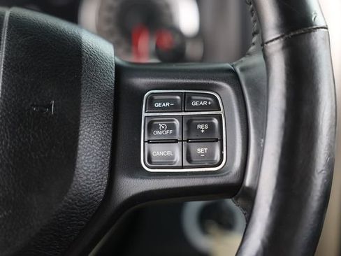 Used 2017 RAM 1500 SLT RWD image 28